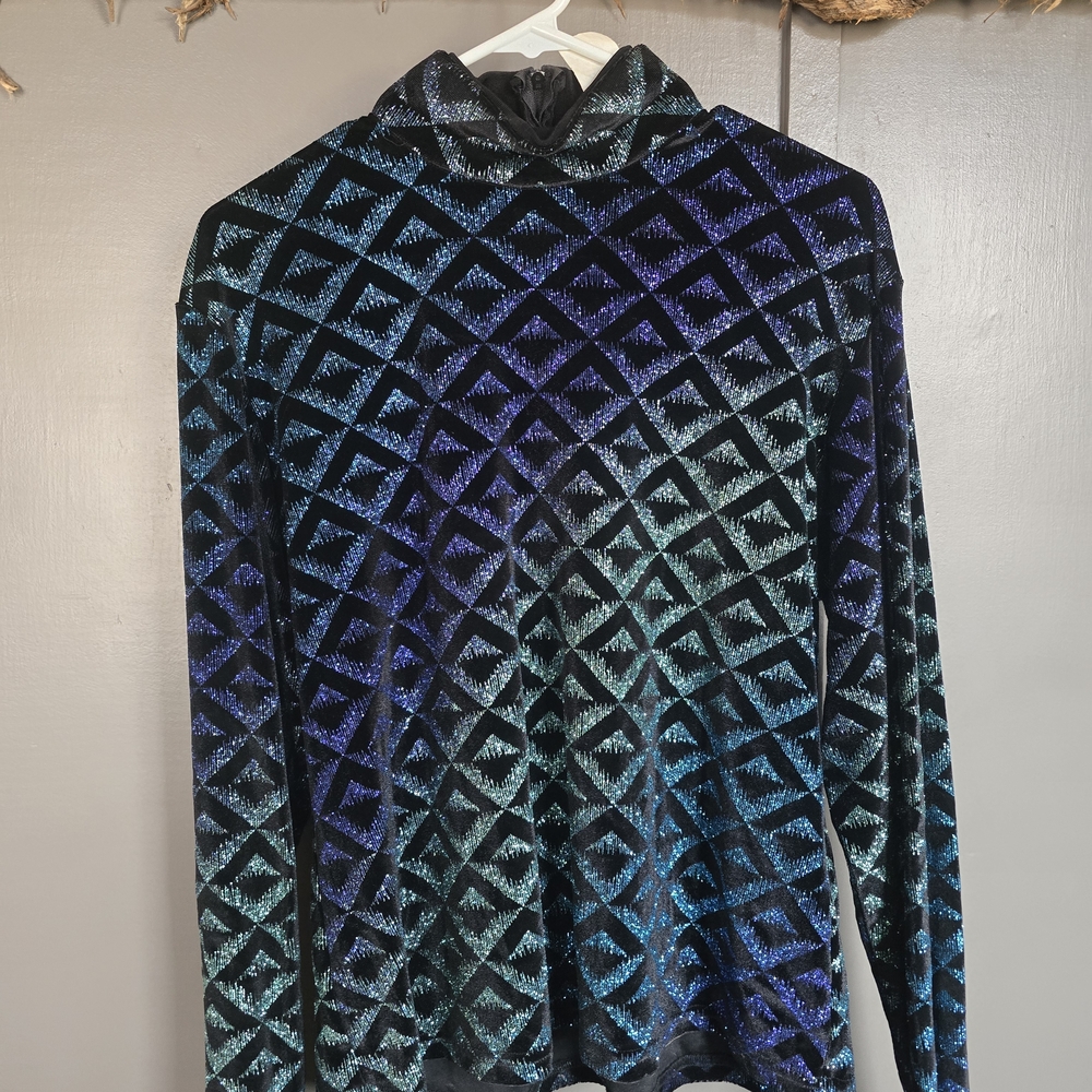 Geometric Patterned Velvet Top